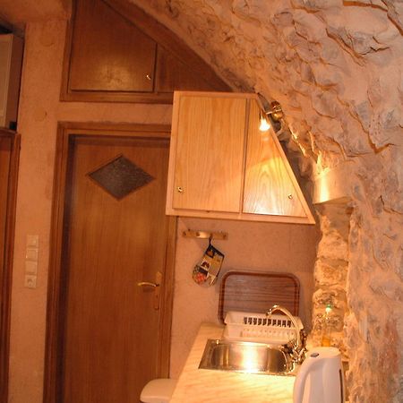 Stoneapartments, Γ Κωσταλοσ Και Σια Οε Avgonima المظهر الخارجي الصورة