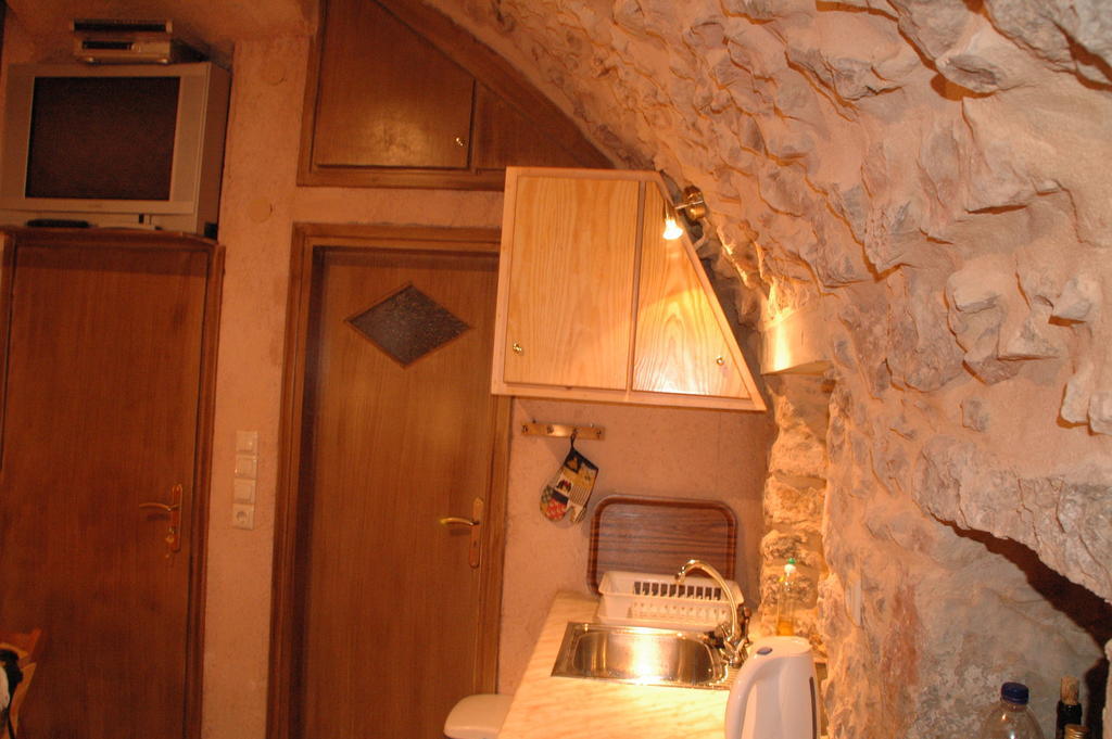 Stoneapartments, Γ Κωσταλοσ Και Σια Οε Avgonima المظهر الخارجي الصورة