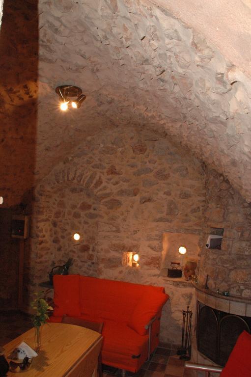 Stoneapartments, Γ Κωσταλοσ Και Σια Οε Avgonima المظهر الخارجي الصورة