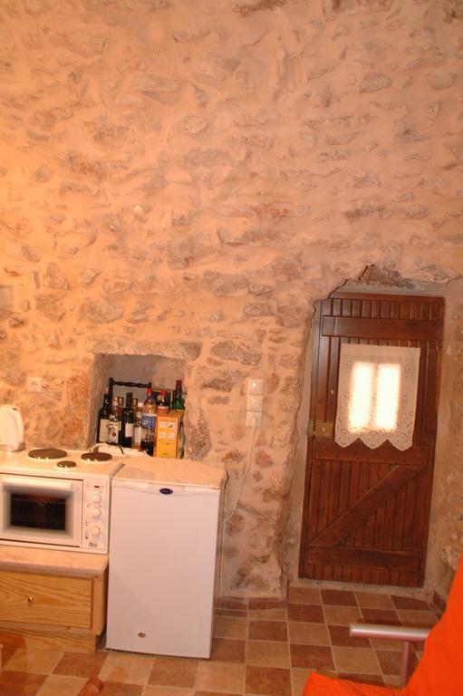 Stoneapartments, Γ Κωσταλοσ Και Σια Οε Avgonima المظهر الخارجي الصورة