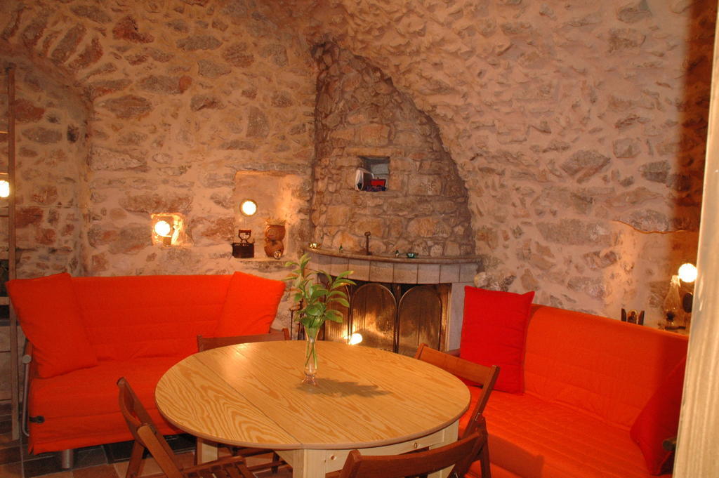 Stoneapartments, Γ Κωσταλοσ Και Σια Οε Avgonima المظهر الخارجي الصورة