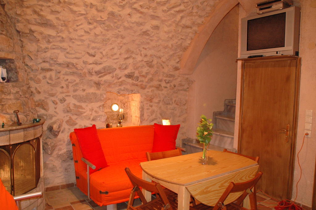 Stoneapartments, Γ Κωσταλοσ Και Σια Οε Avgonima المظهر الخارجي الصورة