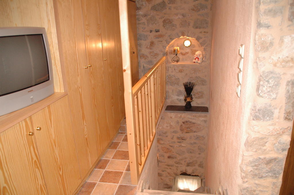 Stoneapartments, Γ Κωσταλοσ Και Σια Οε Avgonima المظهر الخارجي الصورة